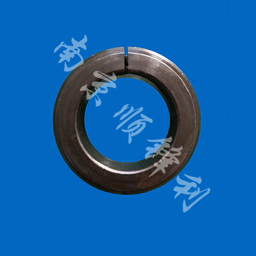 ���е���